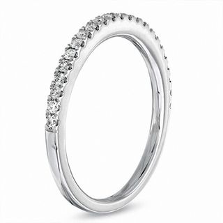 Vera Wang Love Collection 1/4 CT. T.W. Diamond Band in 14K