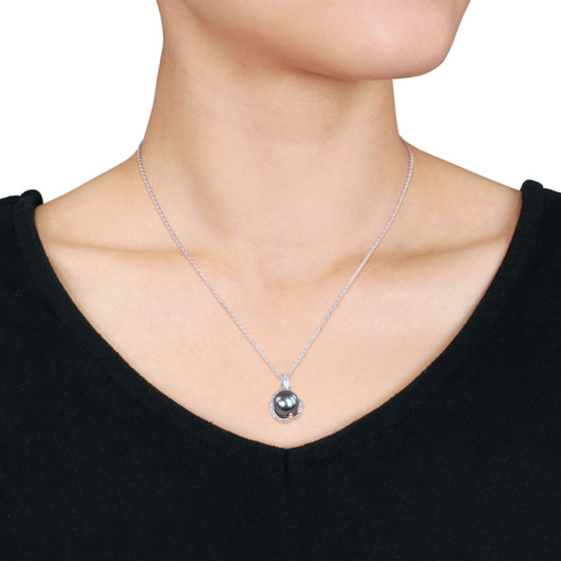 Genuine Tahitian Pearl Topaz shops Pendant Necklace