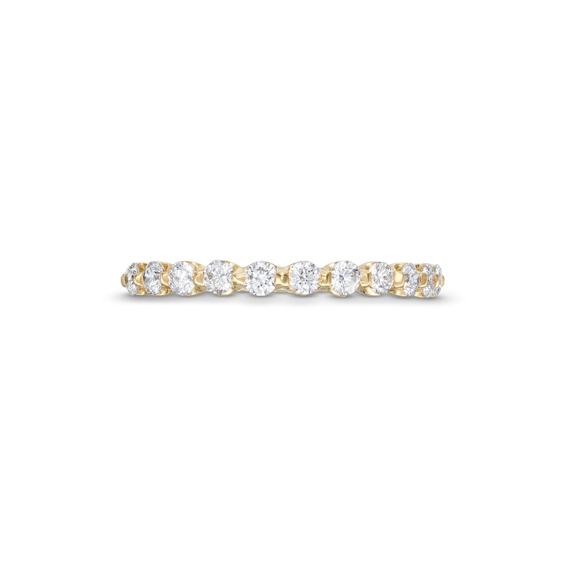 1/2 CT. T.W. Diamond Eleven Stone Station Wedding Band in 14K Gold