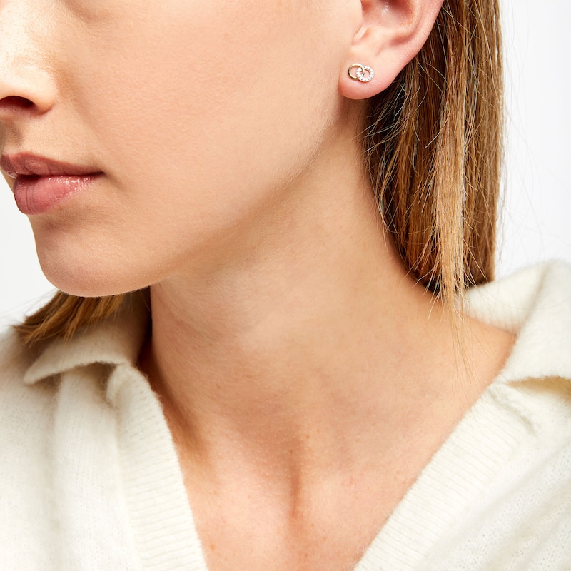Double Interlocking Circle Stud Earrings