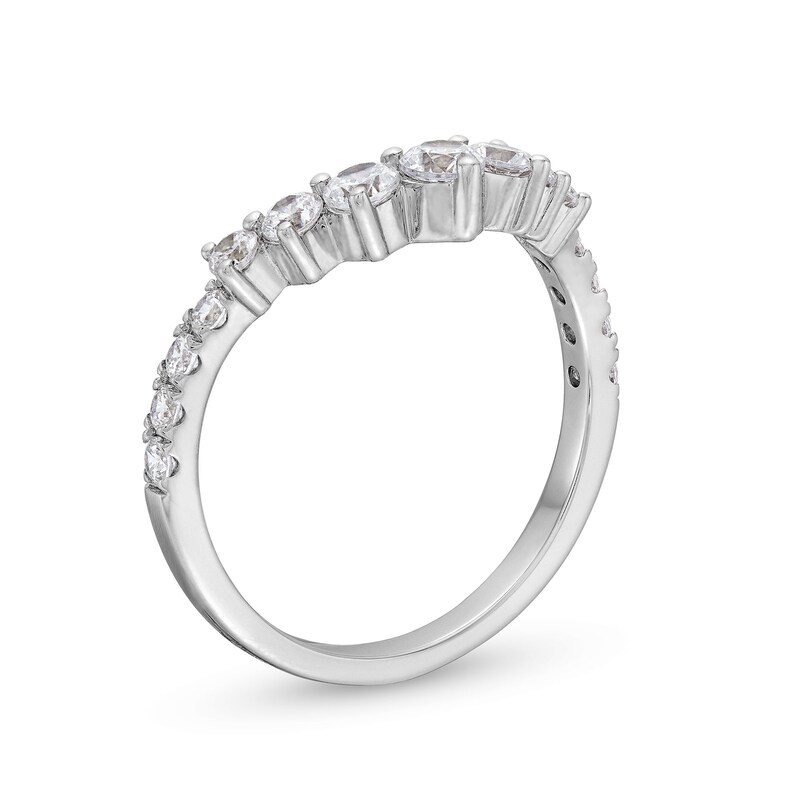 3/4 CT. T.W. Certified Lab-Created Diamond Graduated Chevron Anniversary Band in 14K White Gold (F/VS2)