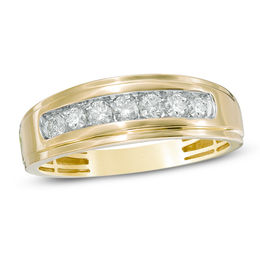 Previously Owned - Men's 1/2 CT. T.W. Diamond Wedding Band in 10K Gold